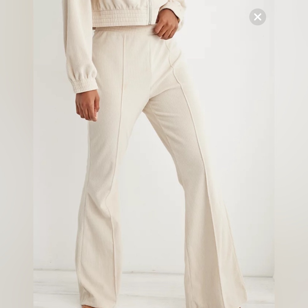 Aerie Groove-On Rib Velour Flare Pant